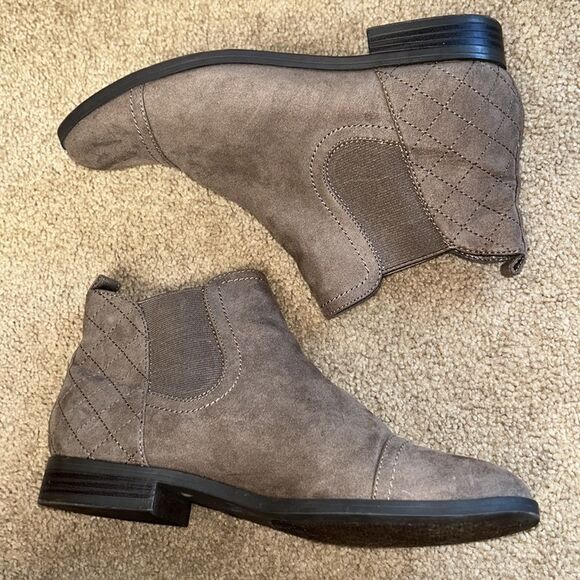 Unisa Suede Women's Ankle Boots 6.5 Brown Great Condition - Picture 6 of 7